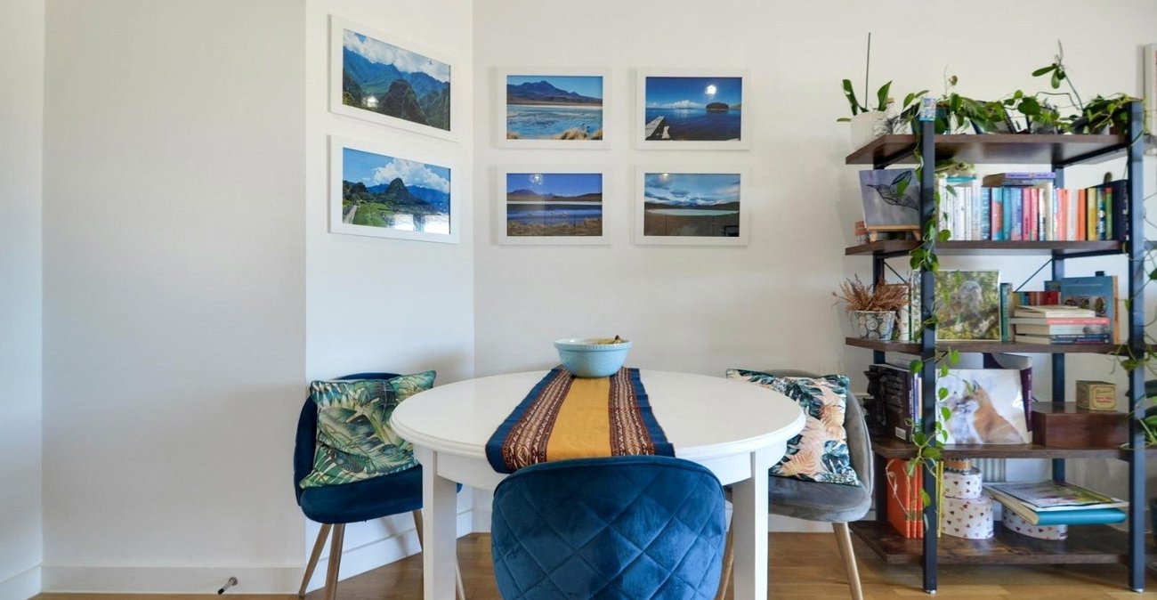 2 bedroom property for sale in London | Robinson Jackson