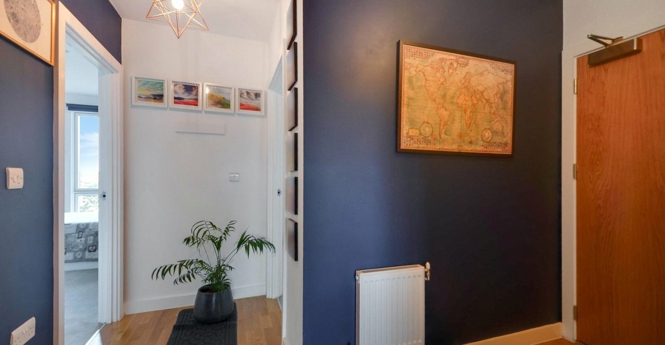 2 bedroom property for sale in London | Robinson Jackson