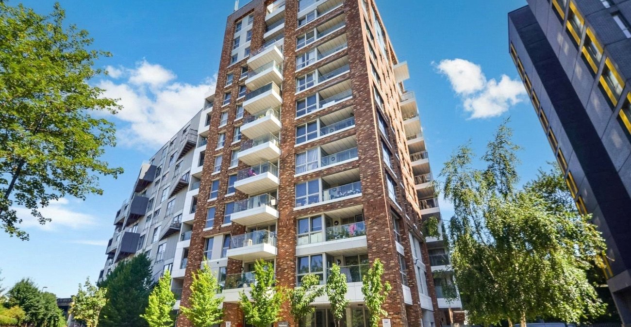 2 bedroom property for sale in London | Robinson Jackson