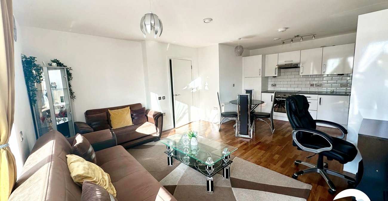 2 bedroom property for sale in London | Robinson Jackson