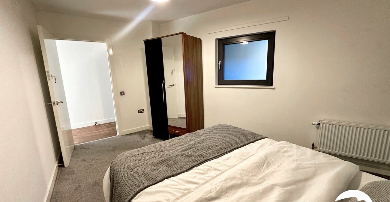 2 bedroom property for sale in London | Robinson Jackson