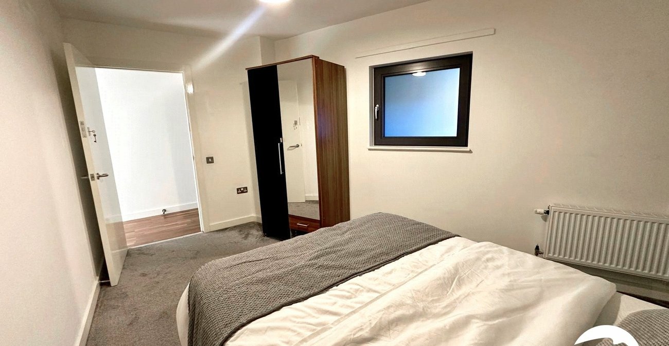 2 bedroom property for sale in London | Robinson Jackson