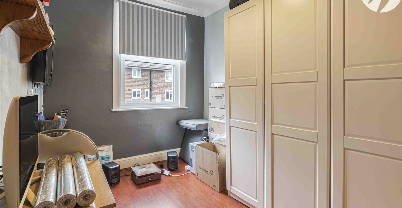 2 bedroom house for sale in Plumstead Common | Robinson Jackson