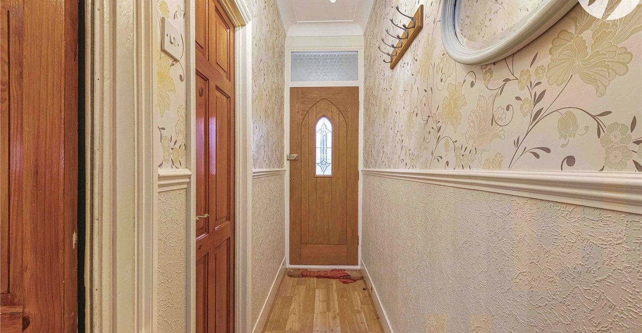 2 bedroom house for sale in Plumstead Common | Robinson Jackson