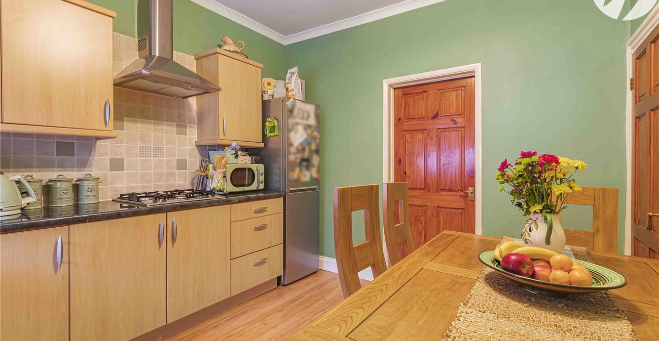 2 bedroom house for sale in Plumstead Common | Robinson Jackson
