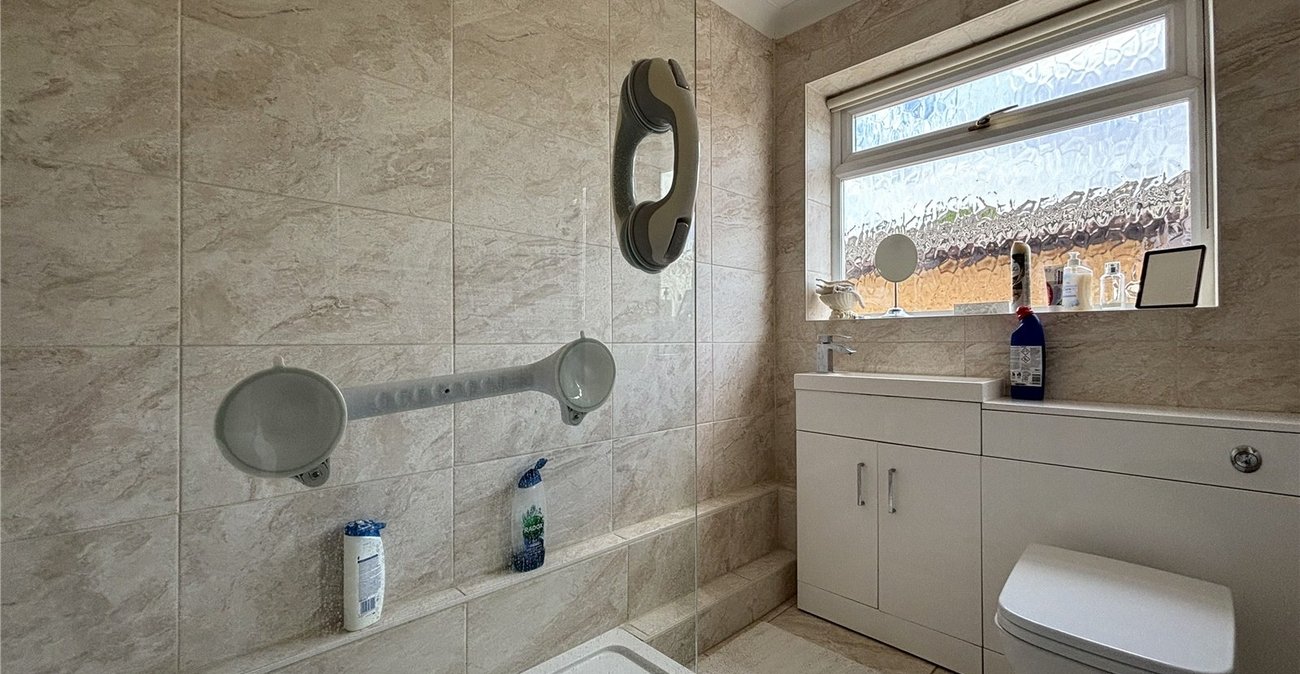 3 bedroom bungalow for sale in Bluebell Hill | Robinson Michael & Jackson