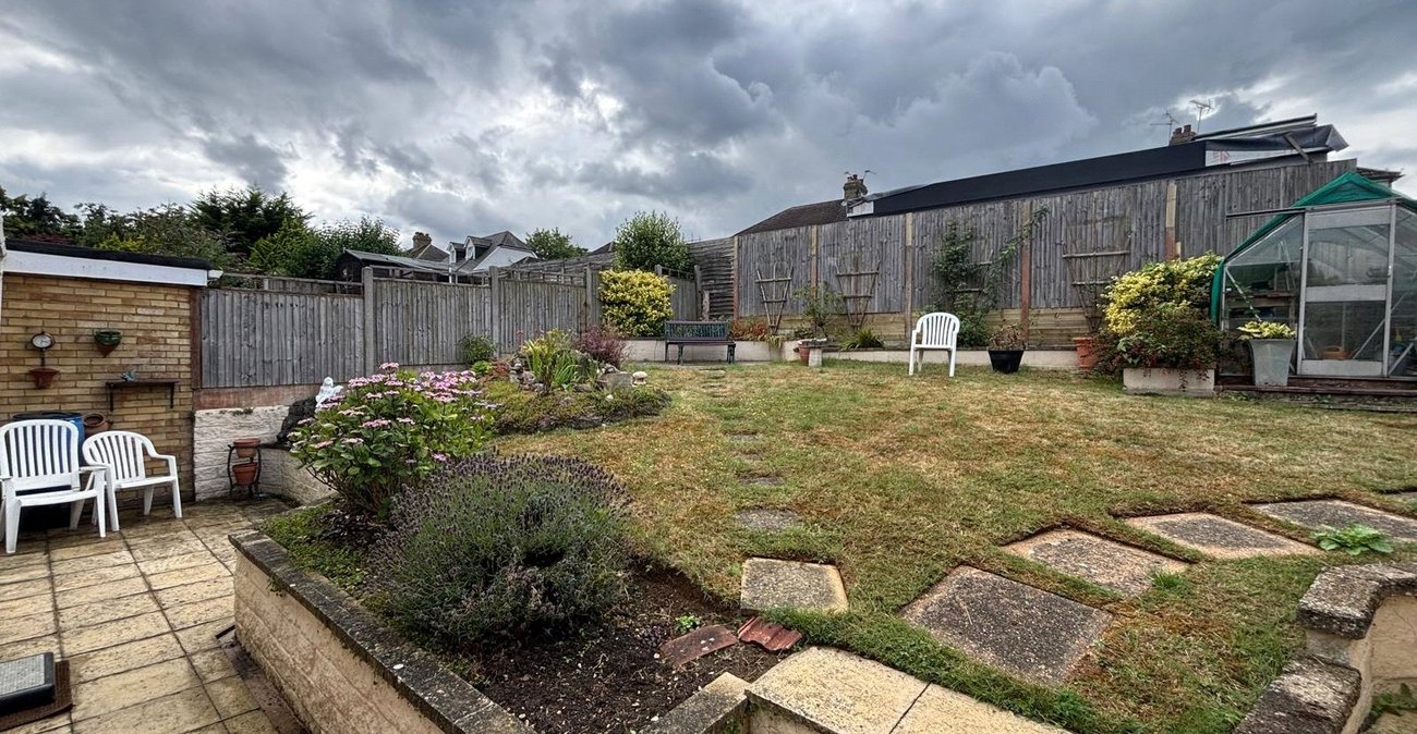 3 bedroom bungalow for sale in Chatham | Robinson Michael & Jackson