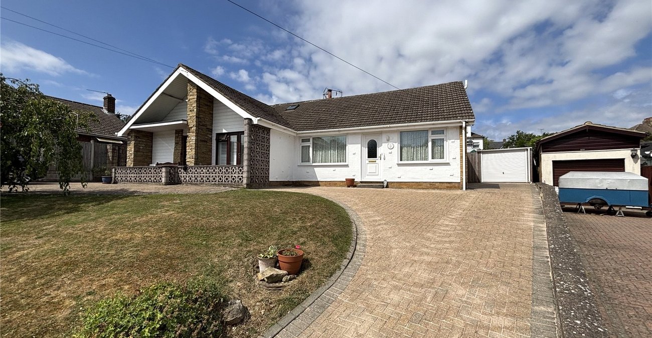 3 bedroom bungalow for sale in Chatham | Robinson Michael & Jackson