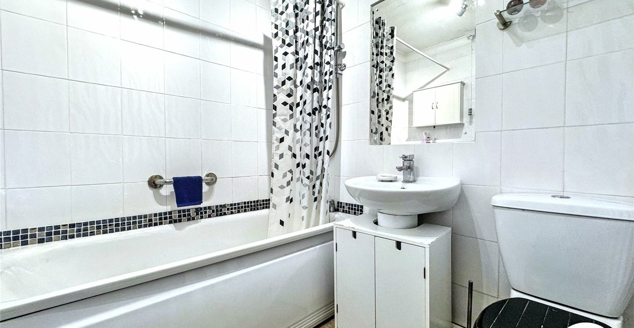 2 bedroom house for sale in Maidstone | Robinson Michael & Jackson