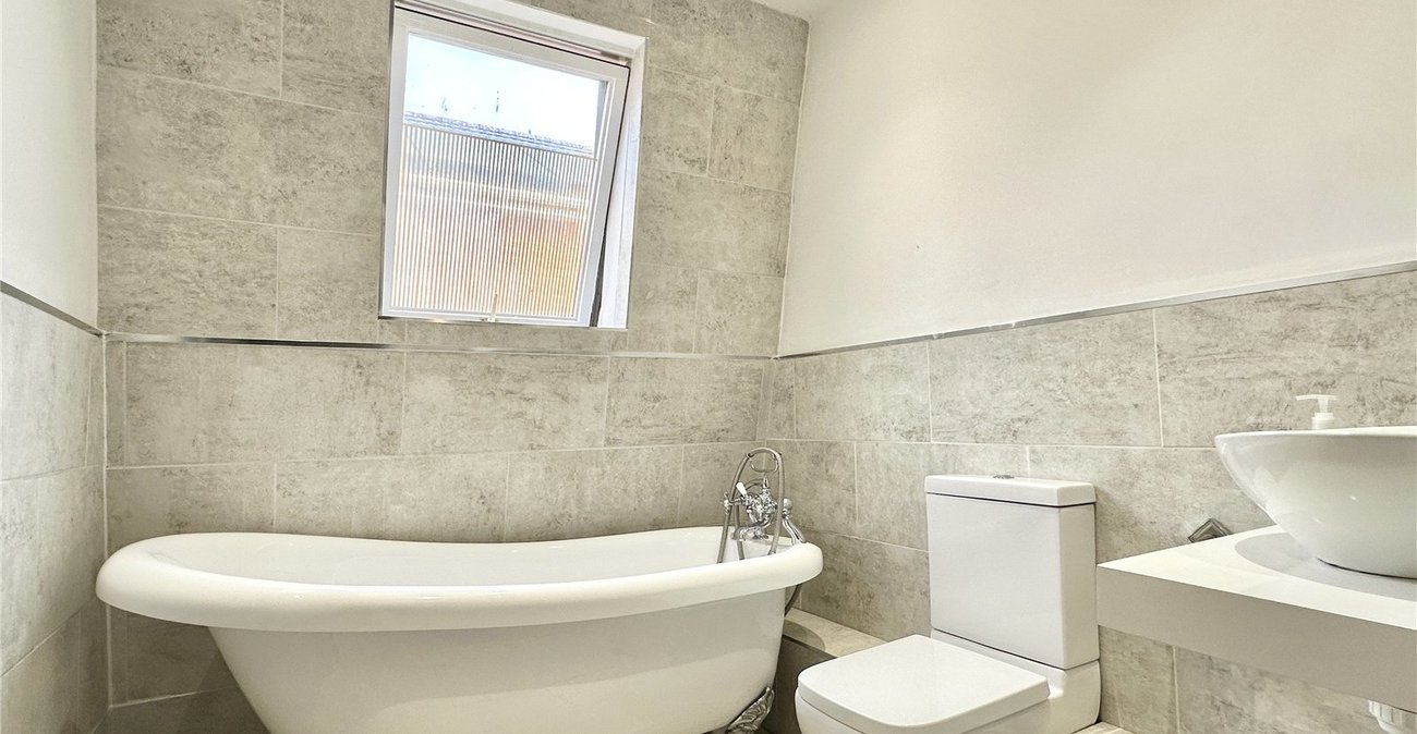 4 bedroom house for sale in Hextable | Robinson Jackson