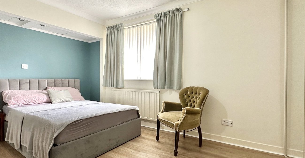 4 bedroom house for sale in Hextable | Robinson Jackson