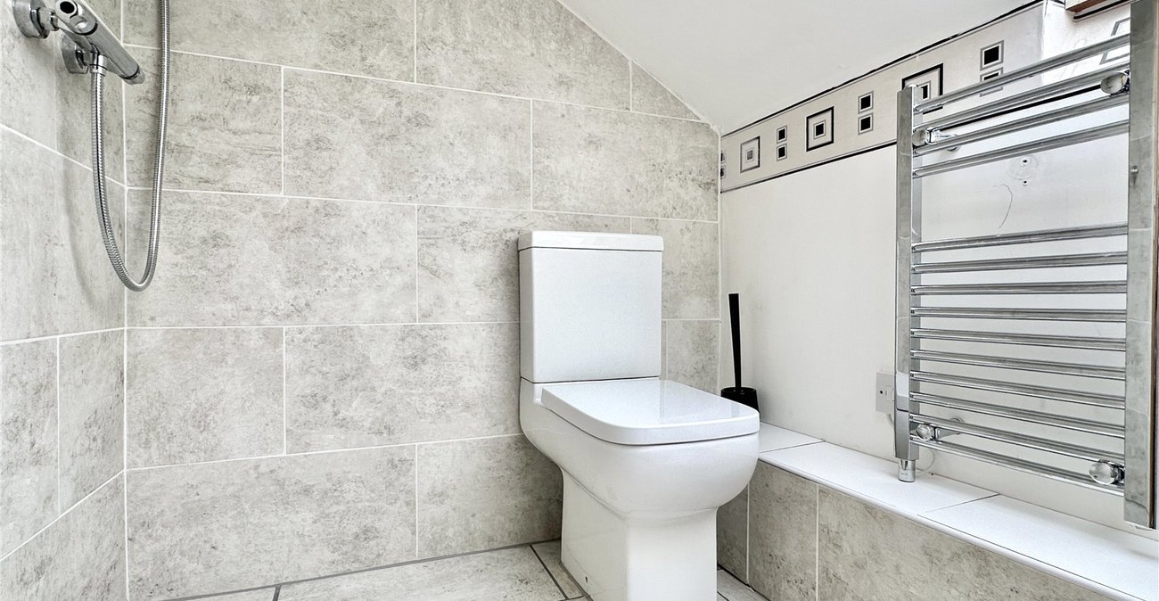 4 bedroom house for sale in Hextable | Robinson Jackson