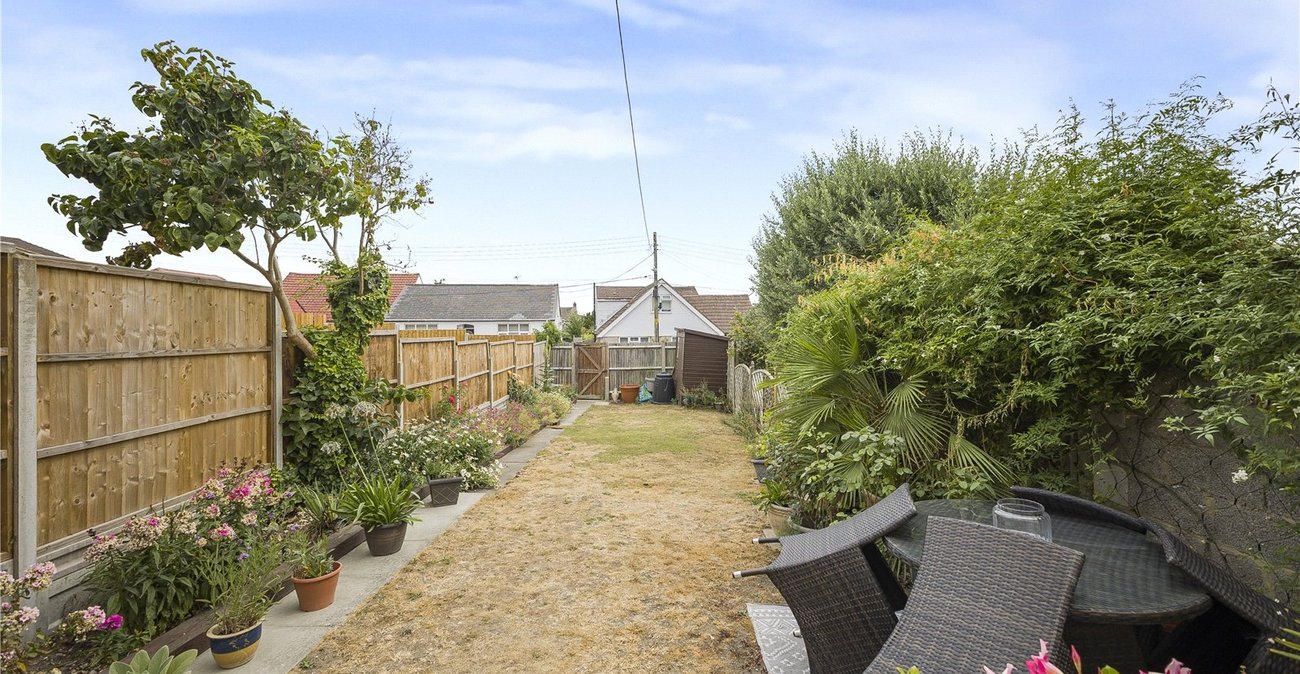3 bedroom house for sale in Hextable | Robinson Jackson