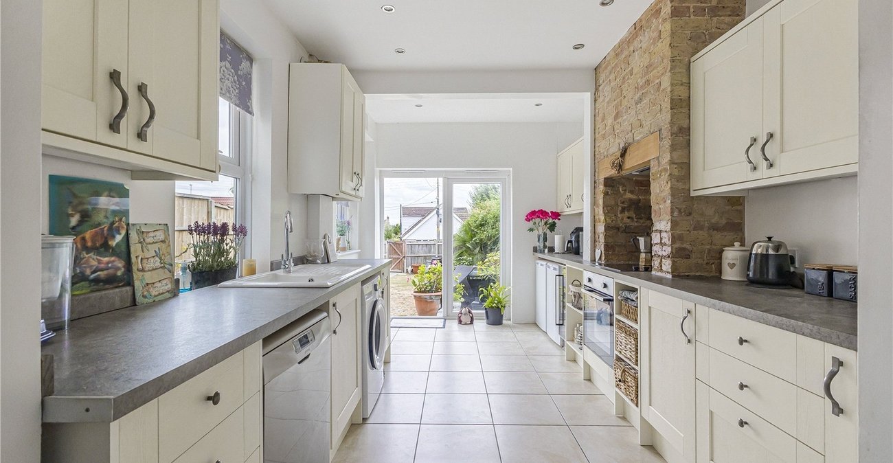 3 bedroom house for sale in Hextable | Robinson Jackson