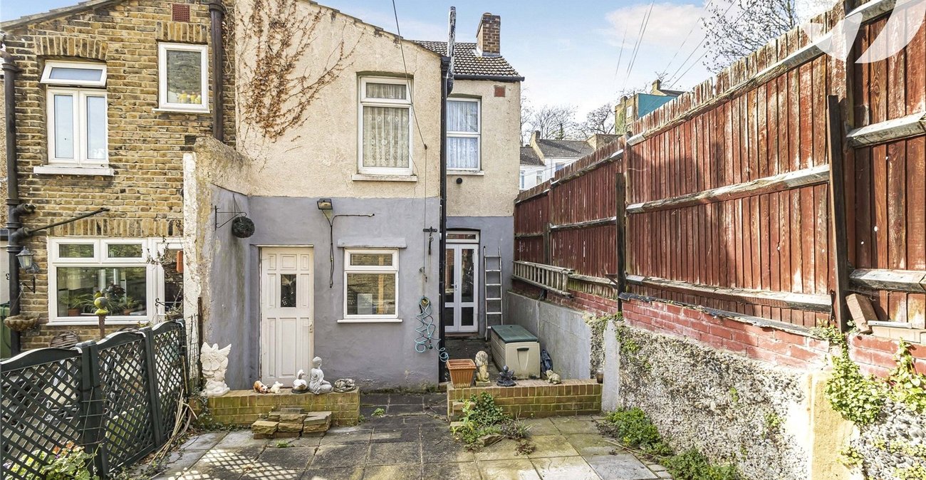 2 bedroom house for sale in Plumstead | Robinson Jackson