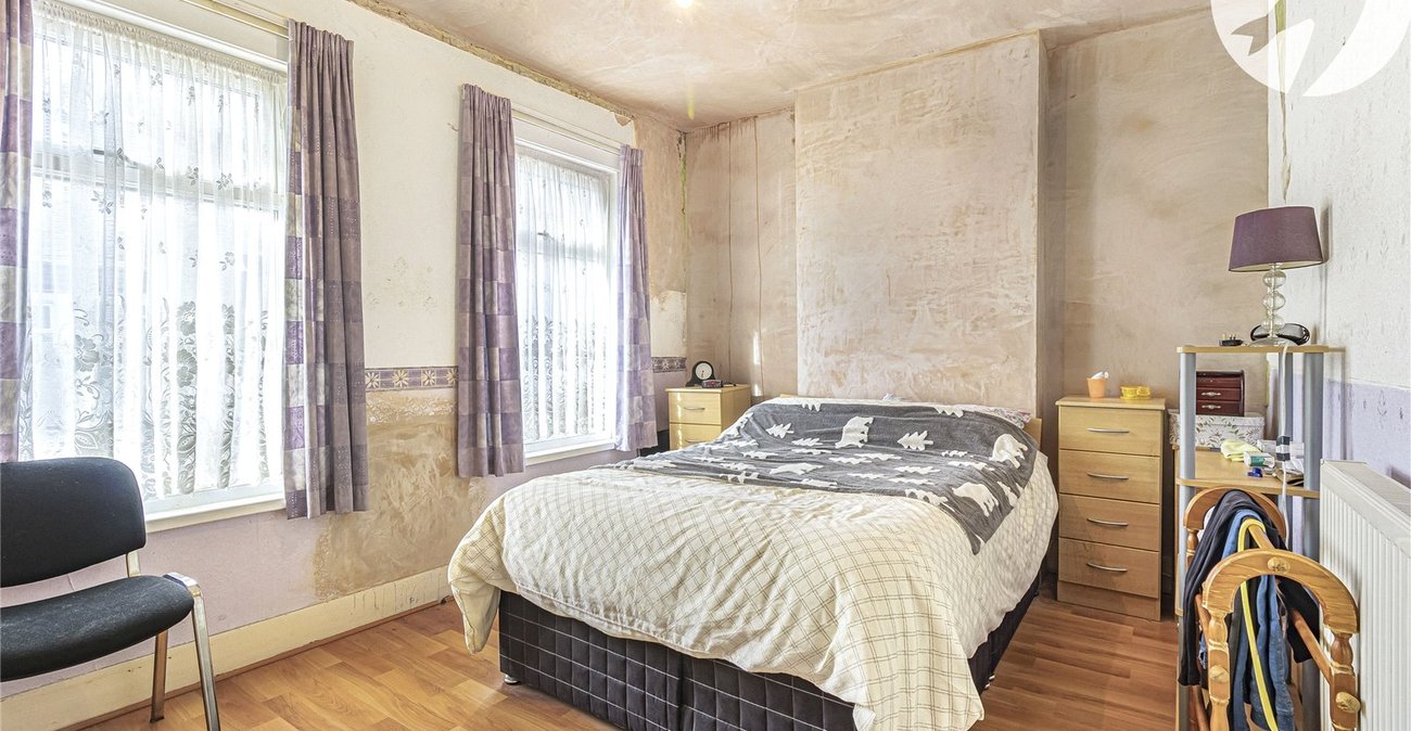 2 bedroom house for sale in Plumstead | Robinson Jackson