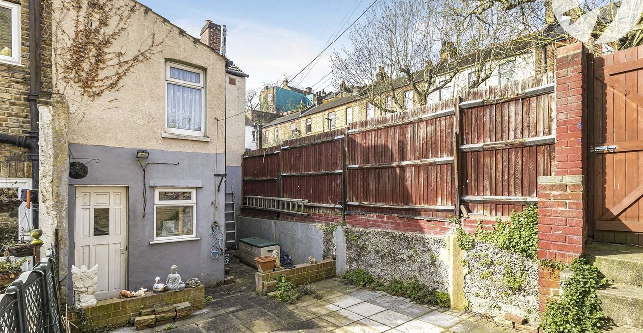 2 bedroom house for sale in Plumstead | Robinson Jackson