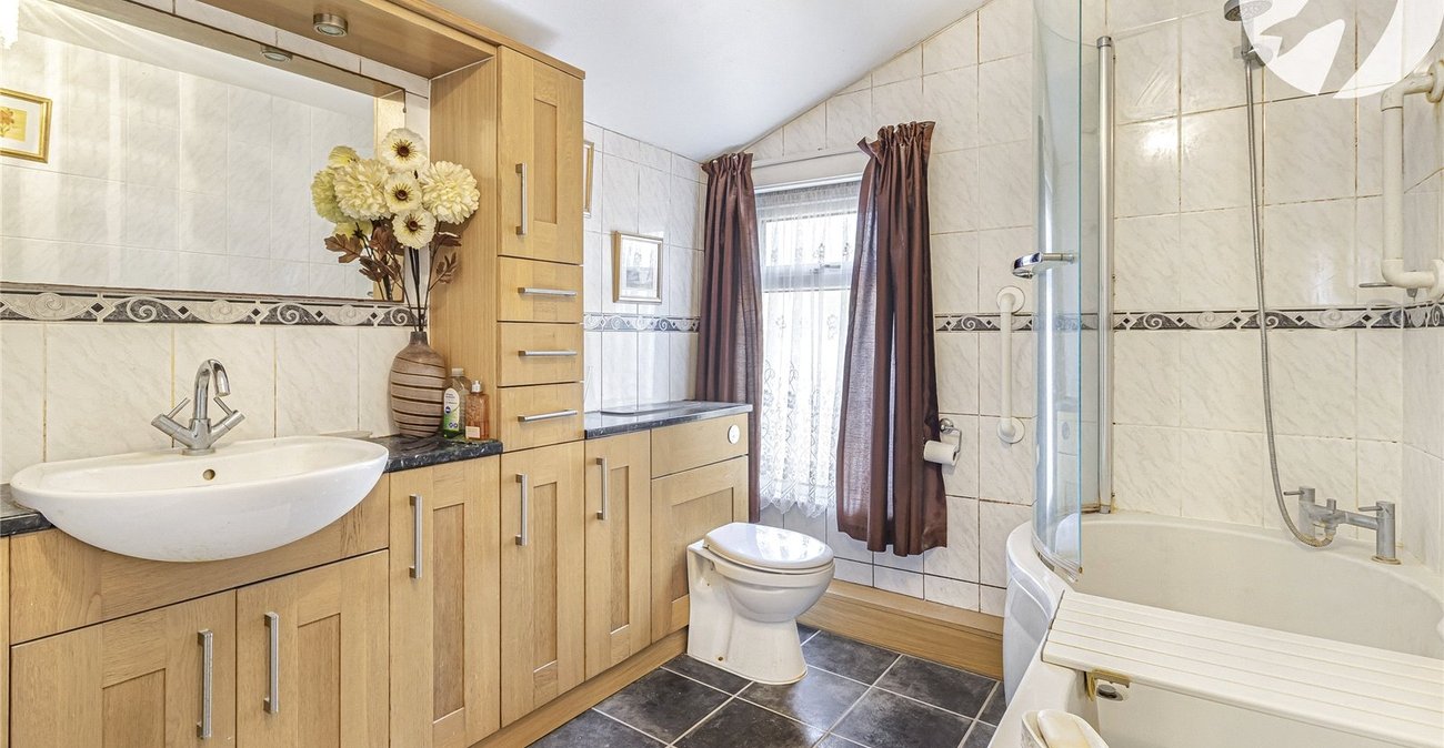 2 bedroom house for sale in Plumstead | Robinson Jackson