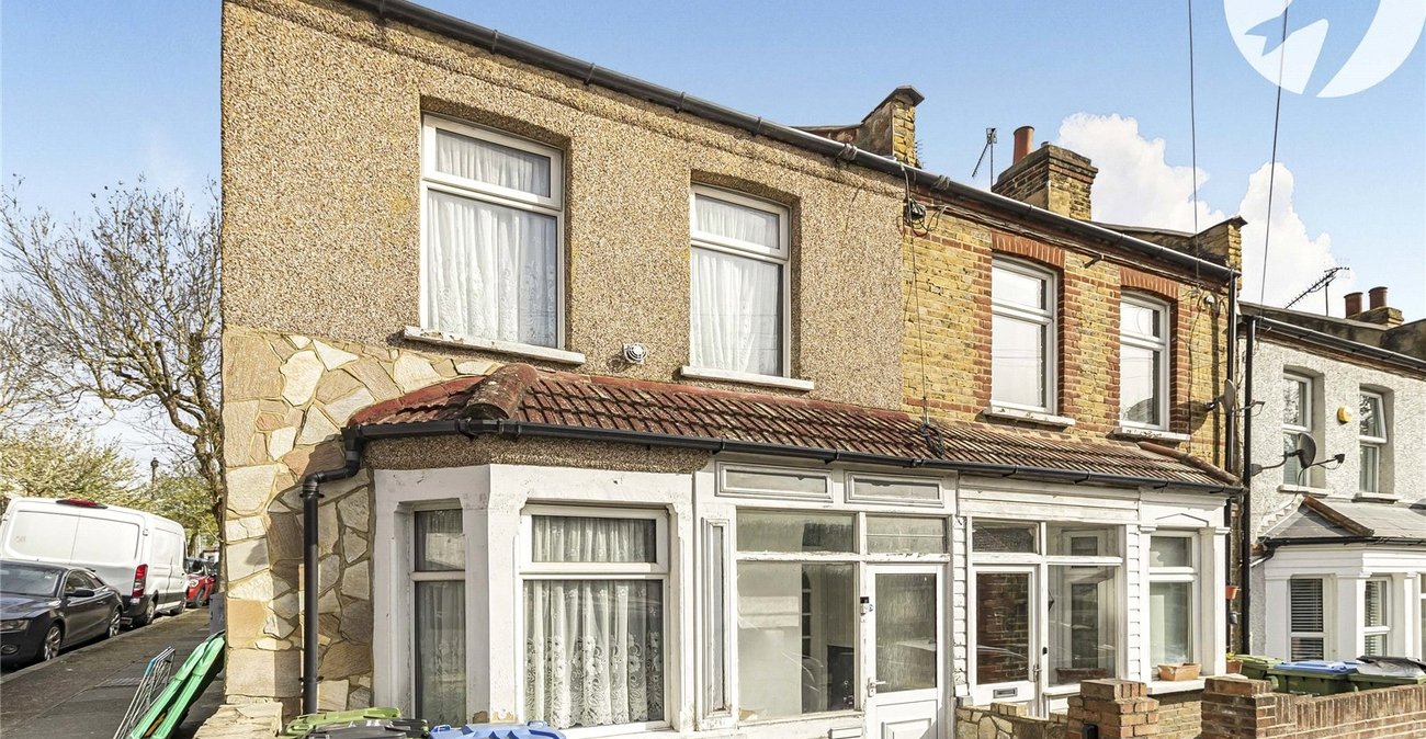 2 bedroom house for sale in Plumstead | Robinson Jackson