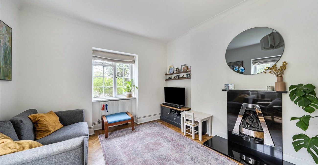 2 bedroom property for sale in Crystal Palace Park Road | Robinson Jackson