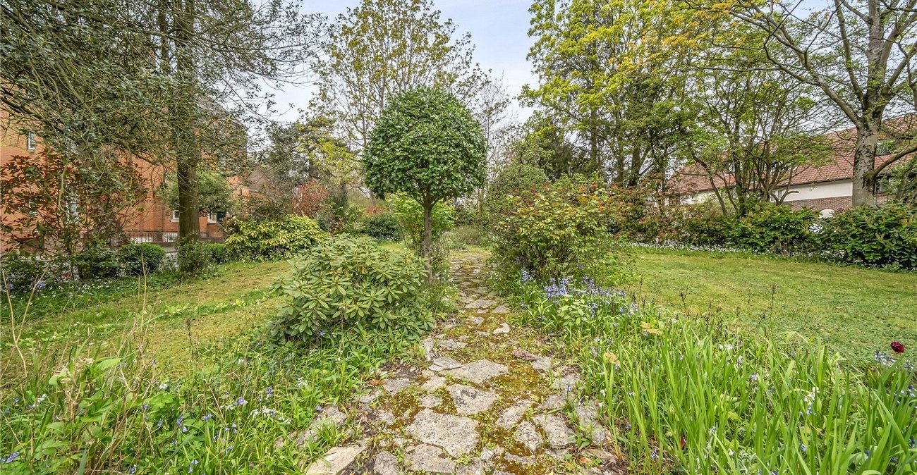 2 bedroom property for sale in Crystal Palace Park Road | Robinson Jackson