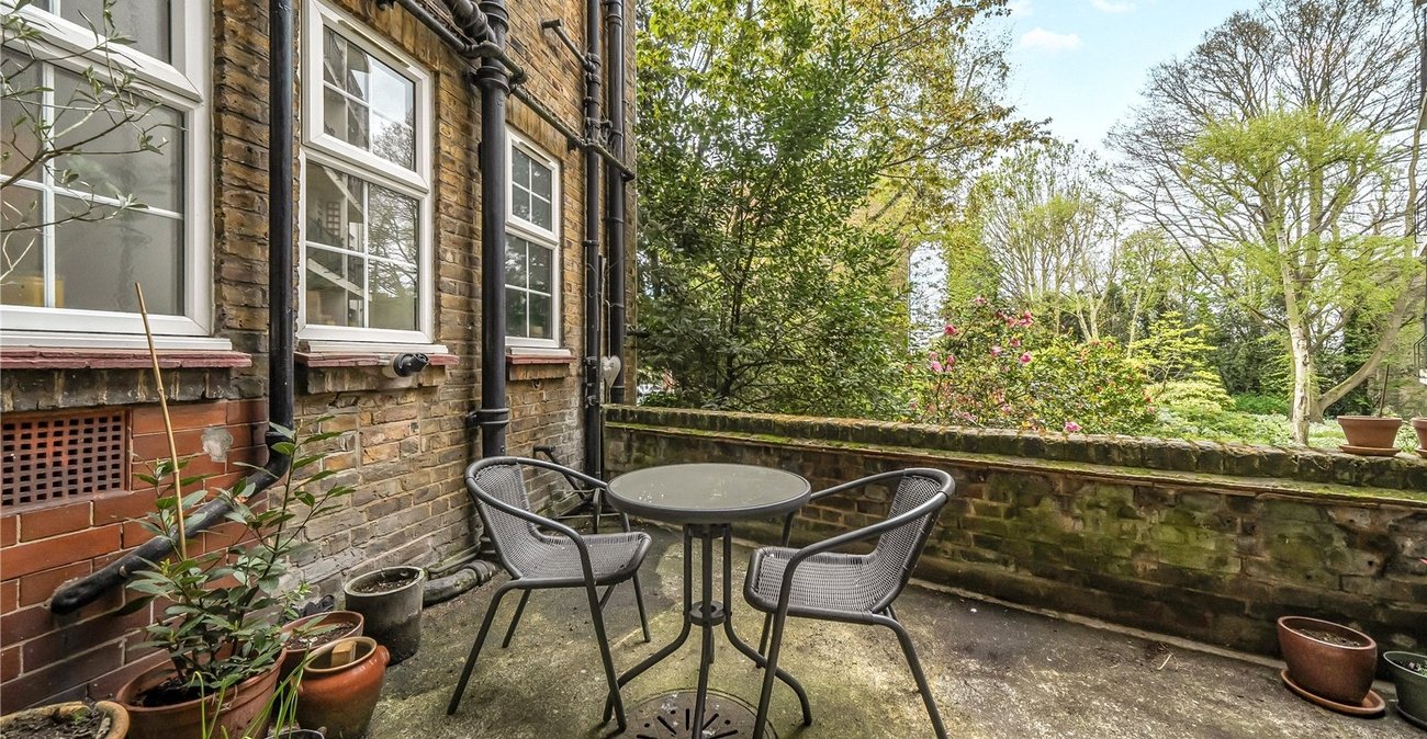 2 bedroom property for sale in Crystal Palace Park Road | Robinson Jackson