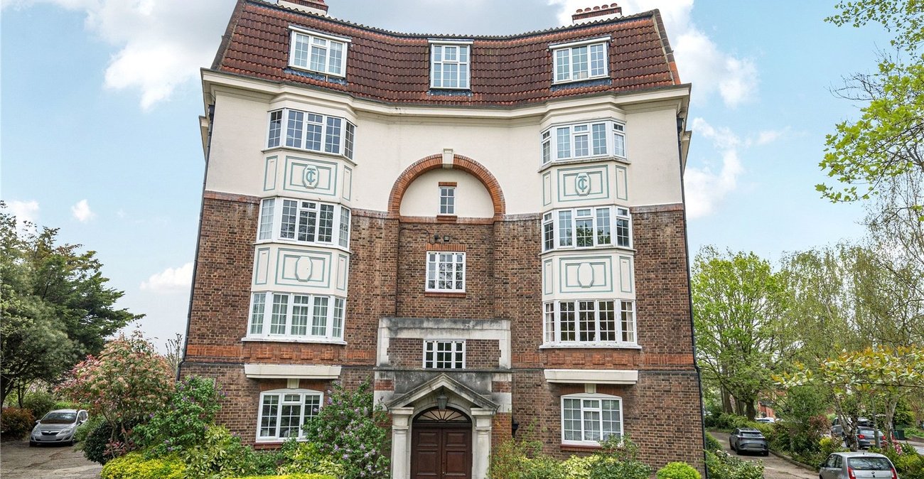 2 bedroom property for sale in Crystal Palace Park Road | Robinson Jackson