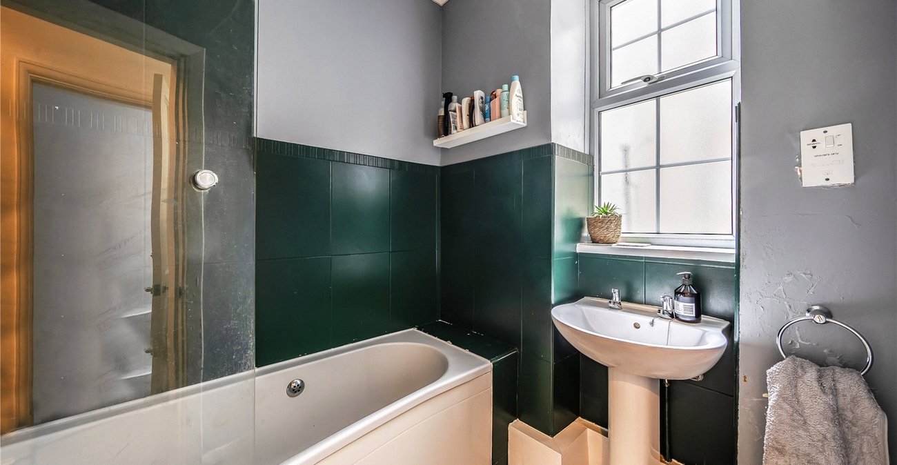 2 bedroom property for sale in Crystal Palace Park Road | Robinson Jackson