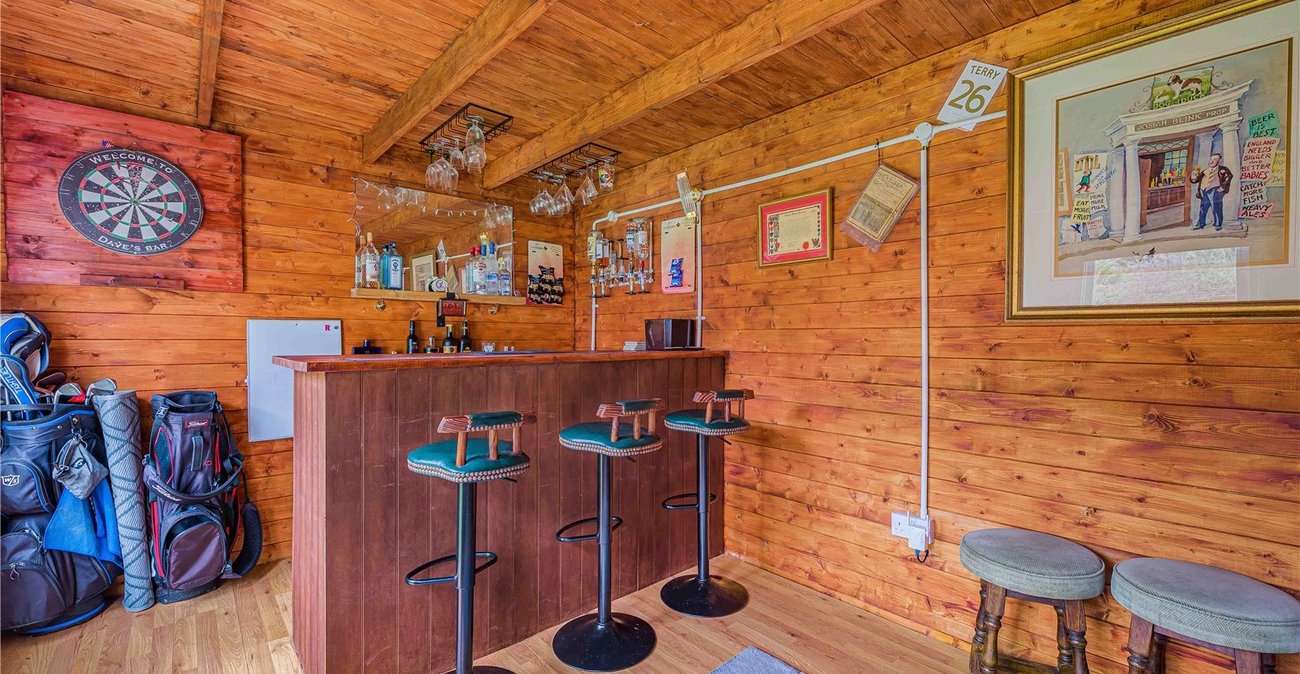 4 bedroom house for sale in Welling | Robinson Jackson