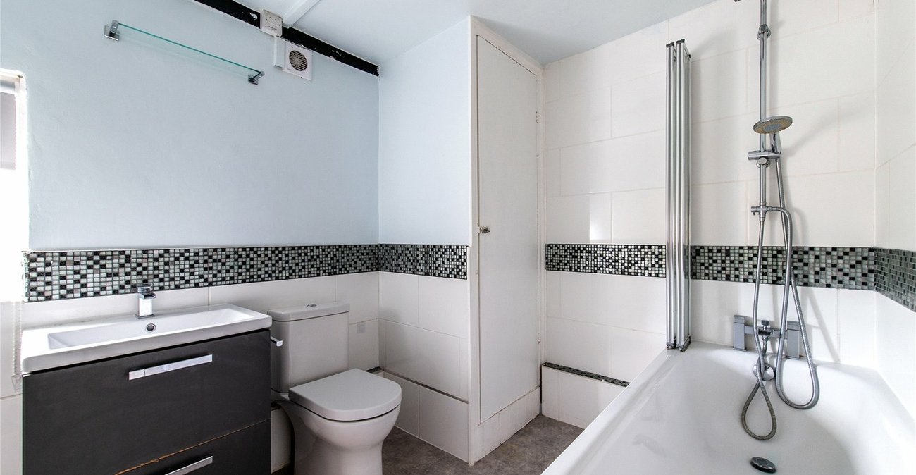 2 bedroom house for sale in Maidstone | Robinson Michael & Jackson