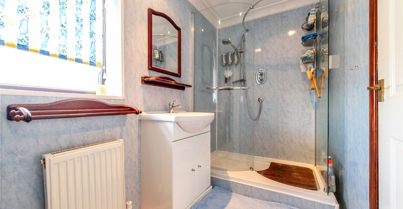 3 bedroom bungalow for sale in Cliffe Woods | Robinson Michael & Jackson