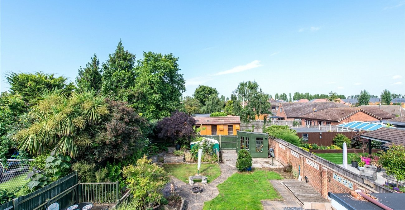 3 bedroom bungalow for sale in Cliffe Woods | Robinson Michael & Jackson