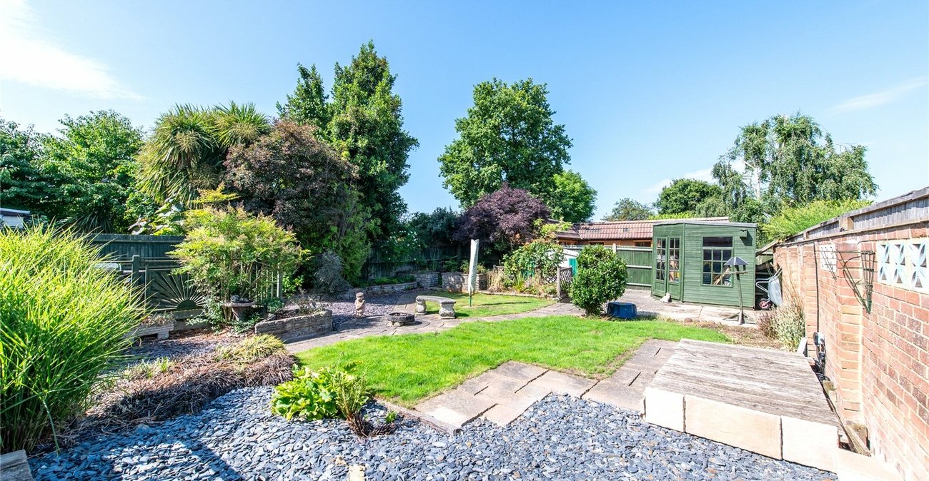 3 bedroom bungalow for sale in Cliffe Woods | Robinson Michael & Jackson