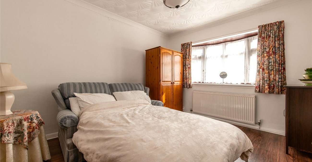 3 bedroom bungalow for sale in Cliffe Woods | Robinson Michael & Jackson