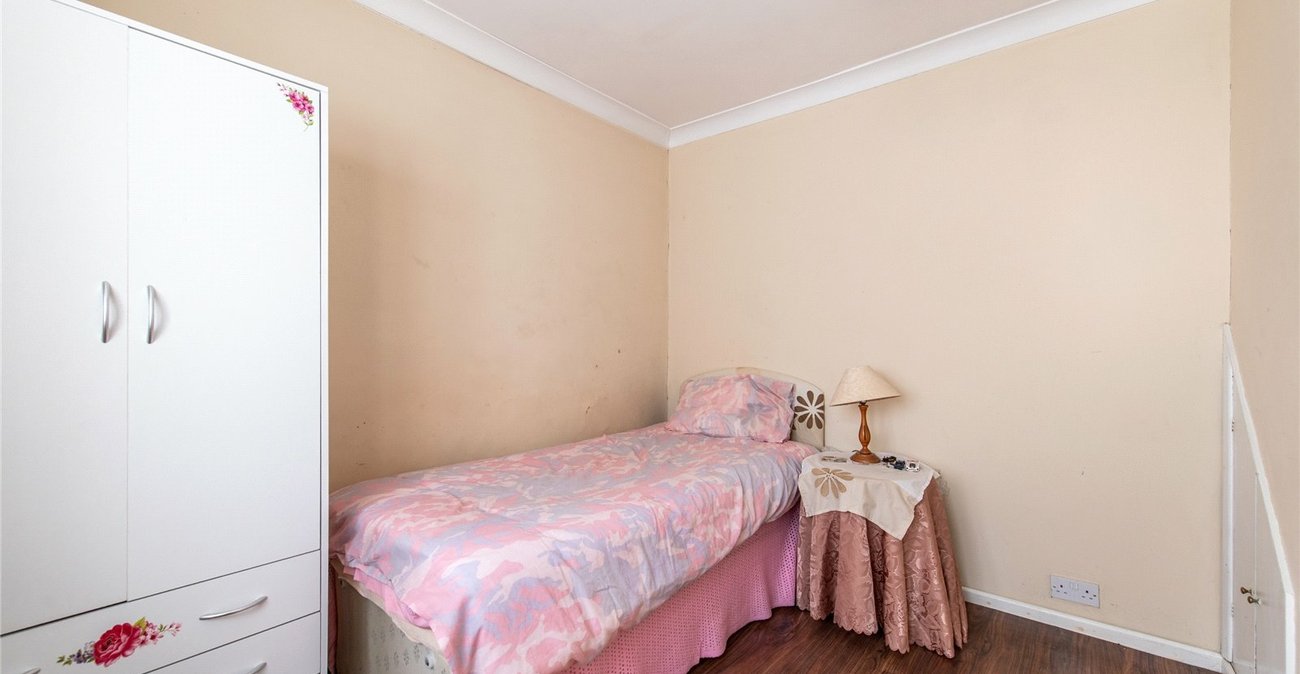 3 bedroom bungalow for sale in Cliffe Woods | Robinson Michael & Jackson