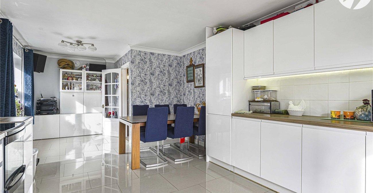 3 bedroom house for sale in Cliffe Woods | Robinson Michael & Jackson