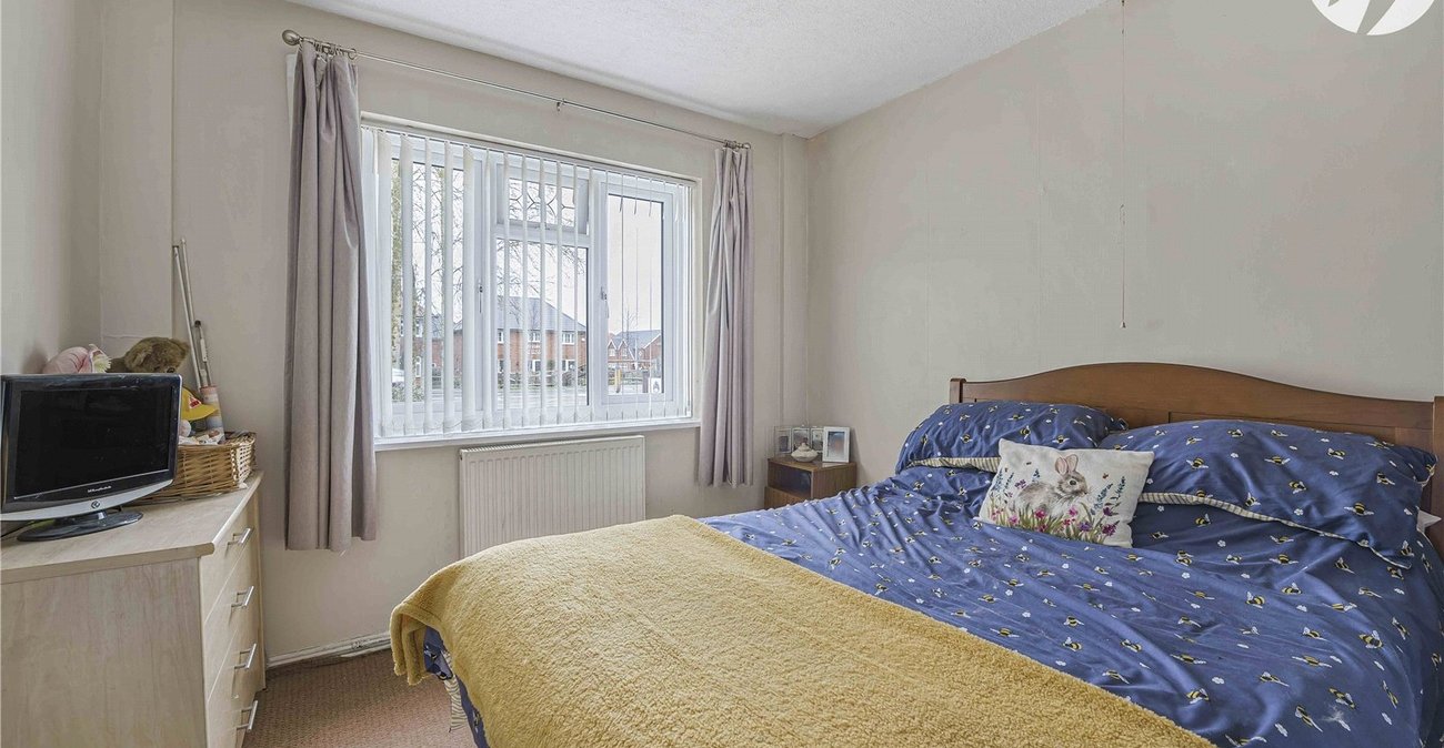 3 bedroom house for sale in Cliffe Woods | Robinson Michael & Jackson