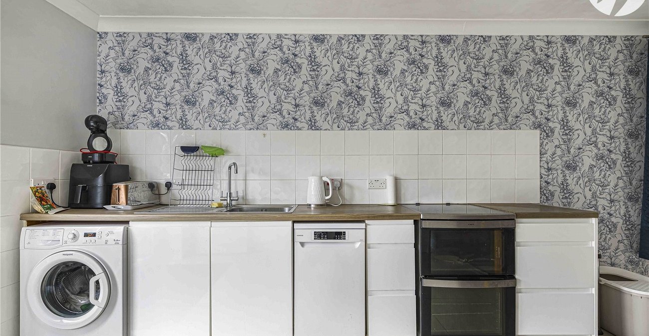 3 bedroom house for sale in Cliffe Woods | Robinson Michael & Jackson