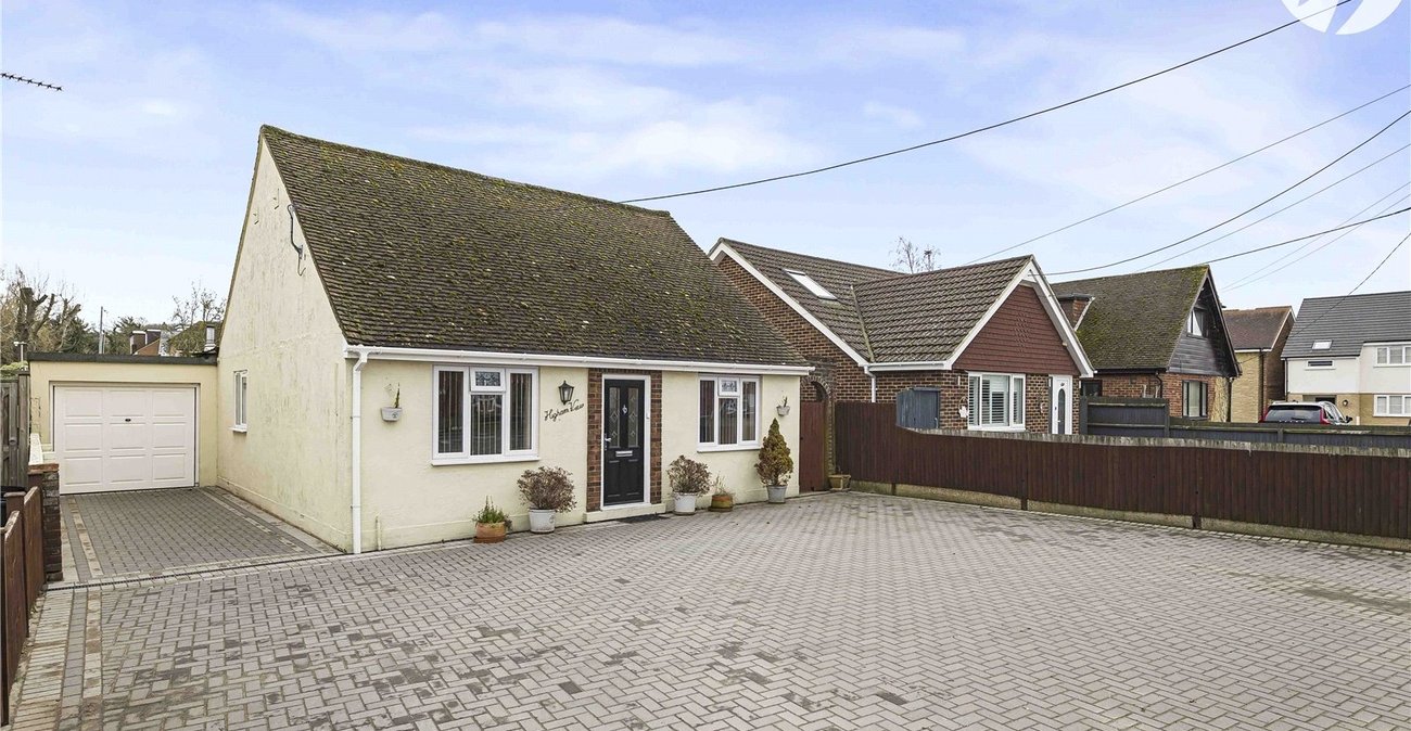 3 bedroom house for sale in Cliffe Woods | Robinson Michael & Jackson