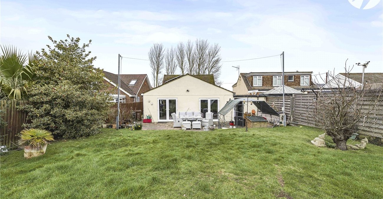 3 bedroom house for sale in Cliffe Woods | Robinson Michael & Jackson