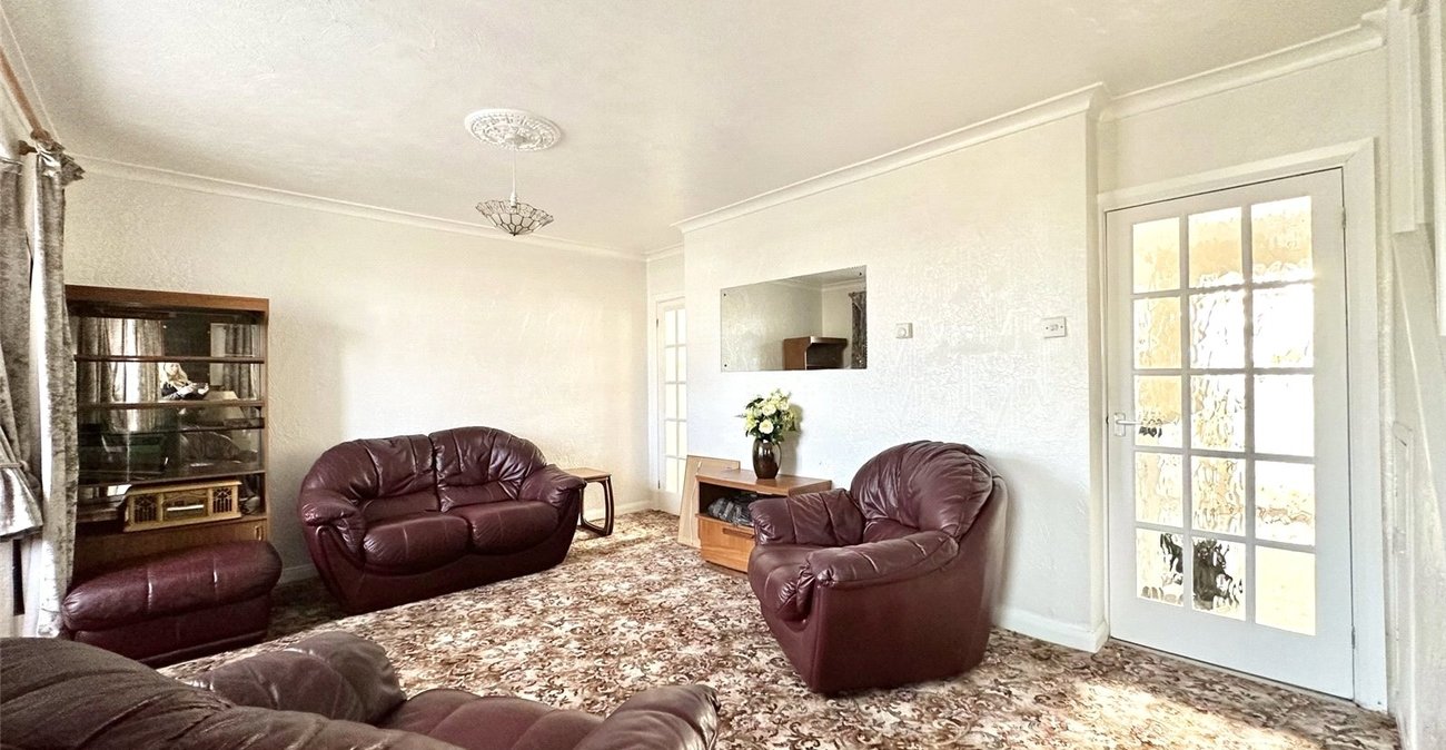 3 bedroom house for sale in Swanscombe | Robinson Jackson