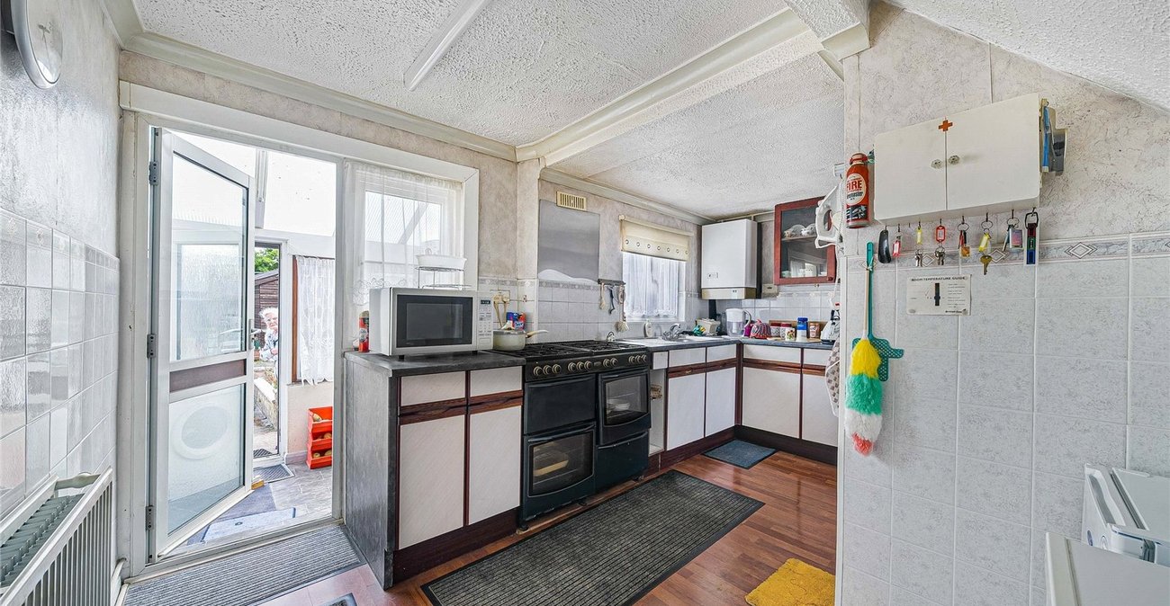 3 bedroom house for sale in Swanscombe | Robinson Jackson