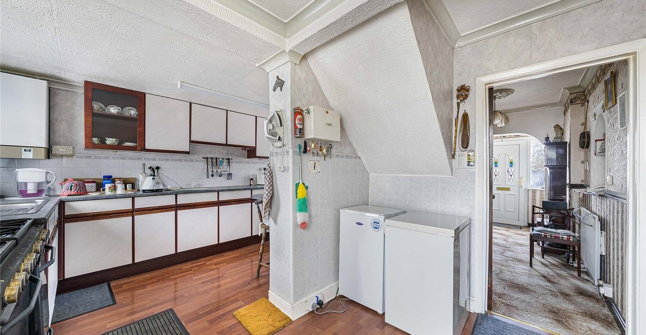 3 bedroom house for sale in Swanscombe | Robinson Jackson
