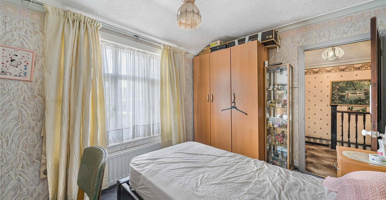 3 bedroom house for sale in Swanscombe | Robinson Jackson