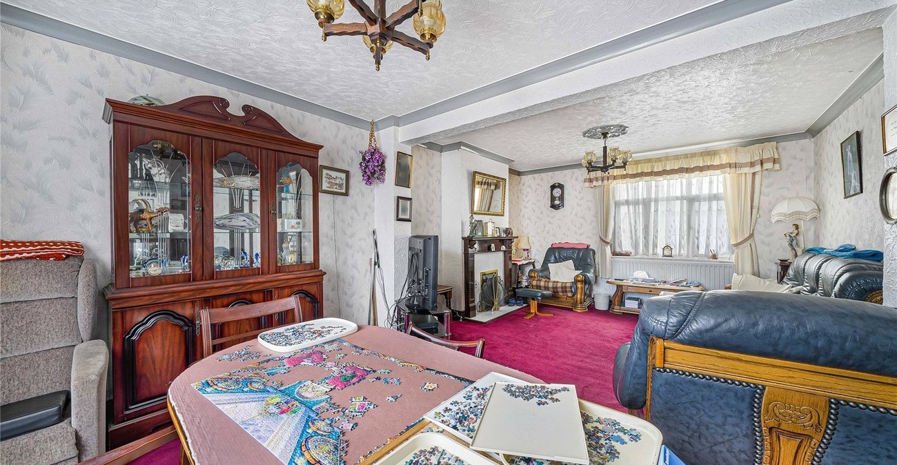 3 bedroom house for sale in Swanscombe | Robinson Jackson