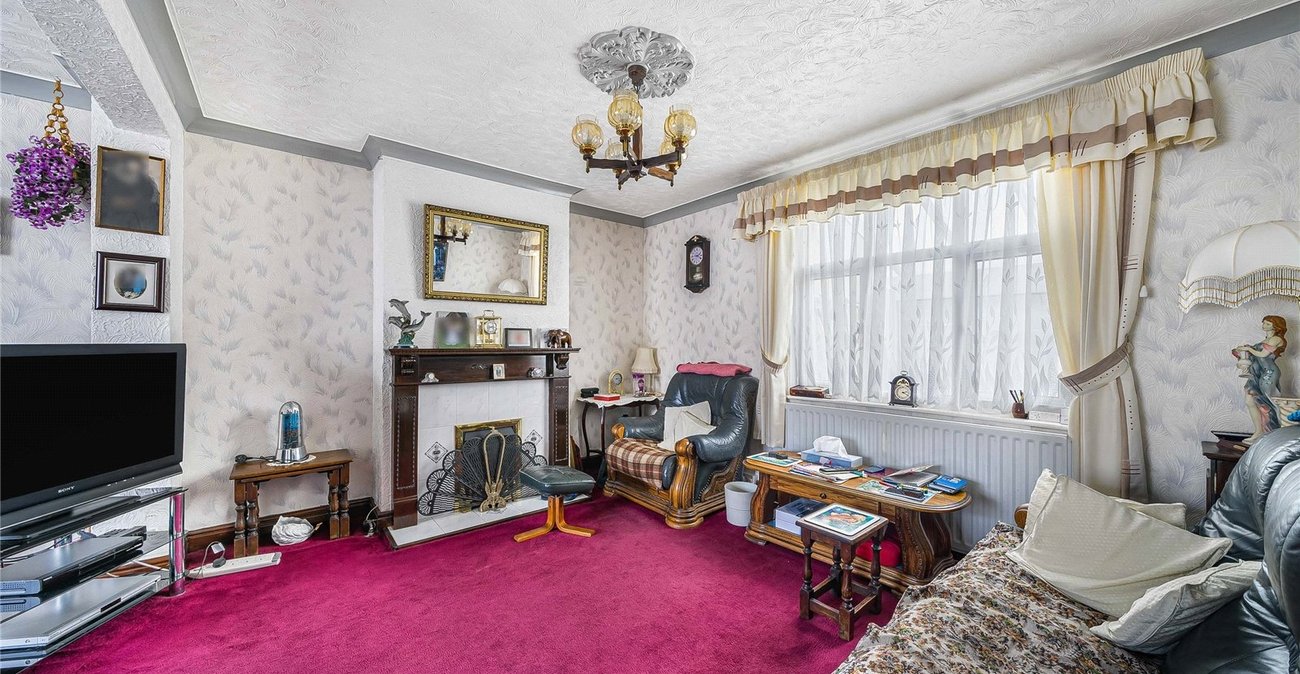 3 bedroom house for sale in Swanscombe | Robinson Jackson