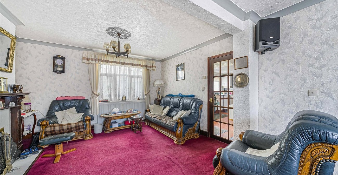 3 bedroom house for sale in Swanscombe | Robinson Jackson