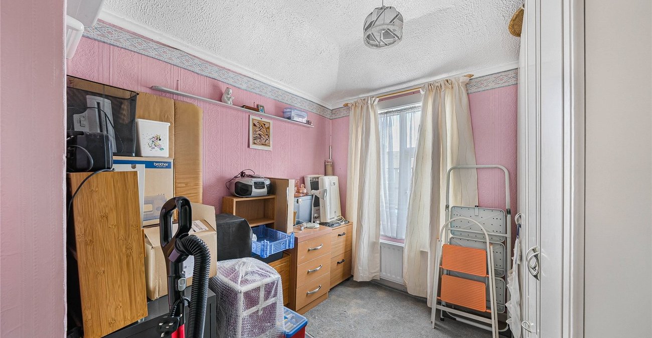3 bedroom house for sale in Swanscombe | Robinson Jackson