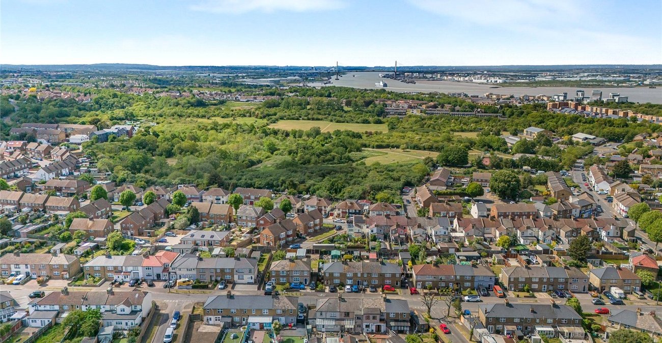 3 bedroom house for sale in Swanscombe | Robinson Jackson