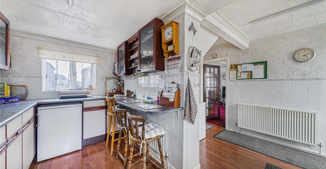 3 bedroom house for sale in Swanscombe | Robinson Jackson